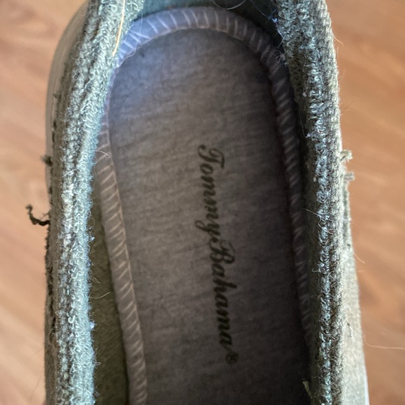 Tommy Bahama Distressed Sneakers - Picture 13 of 16